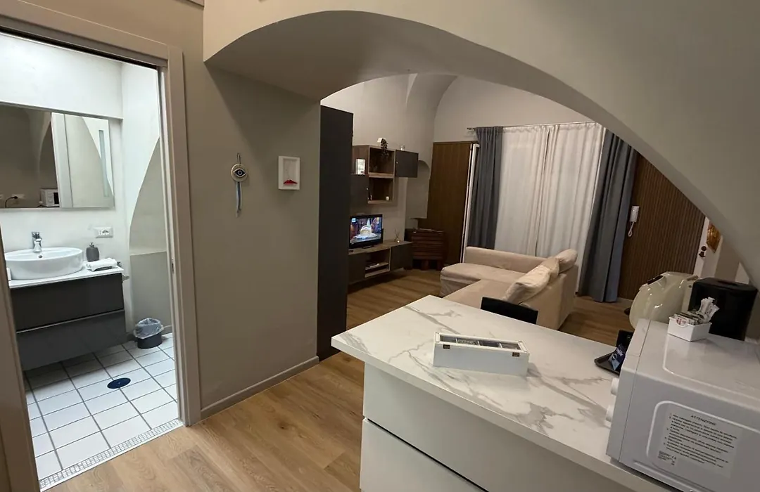 3 min from Dante Appartamento in palazzo storico-1