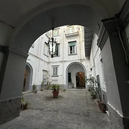 3 min from Dante Appartamento in palazzo storico-3